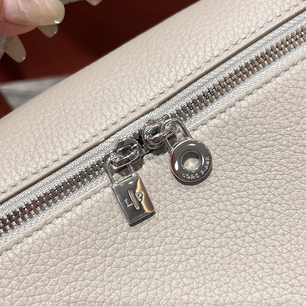 Thumbnail: Loro Piana Lp Extra Pocket L19 Pouch Lunch Box Bag