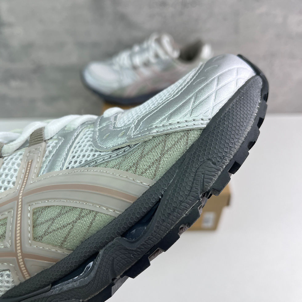 Thumbnail: ASICS Nimbus 10.1 2