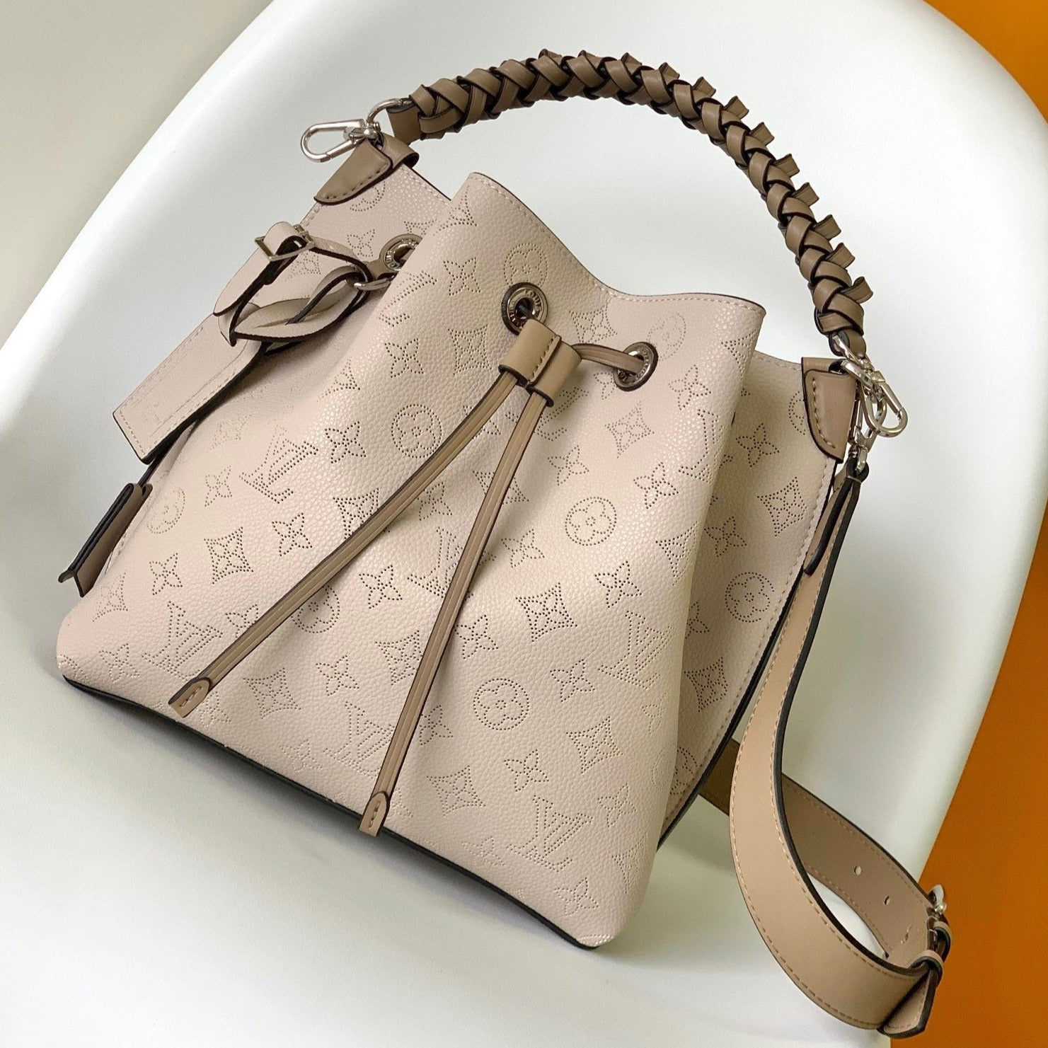 Louis Vuitton MURIA 25 BEIGE MAHINA LEATHER