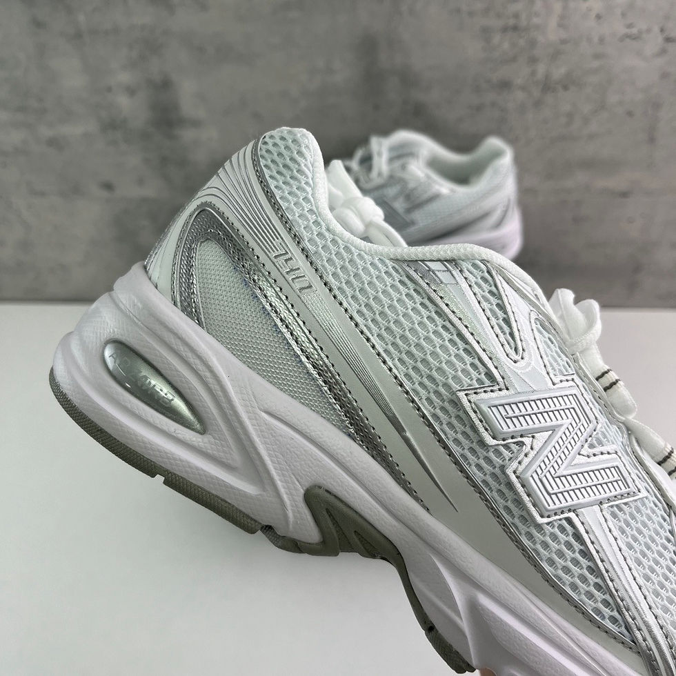 Thumbnail: NB 740