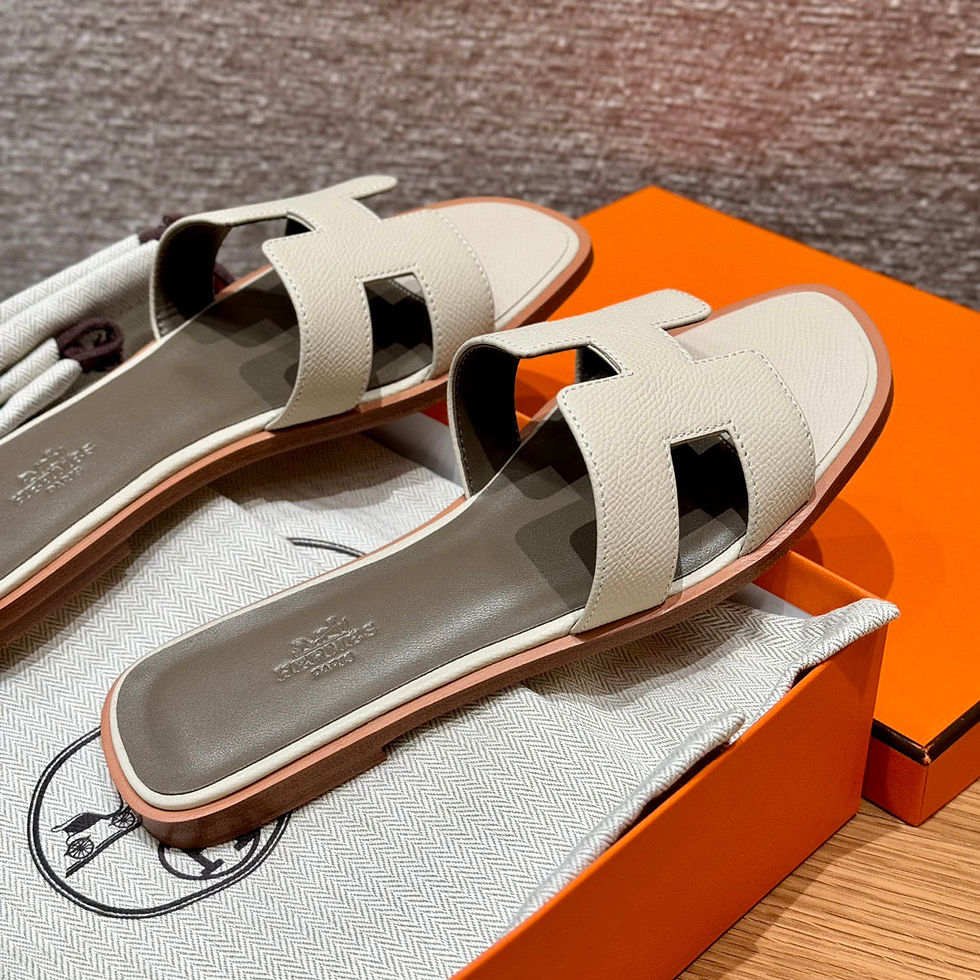 Thumbnail: Hermes Women Sandal — Cream
