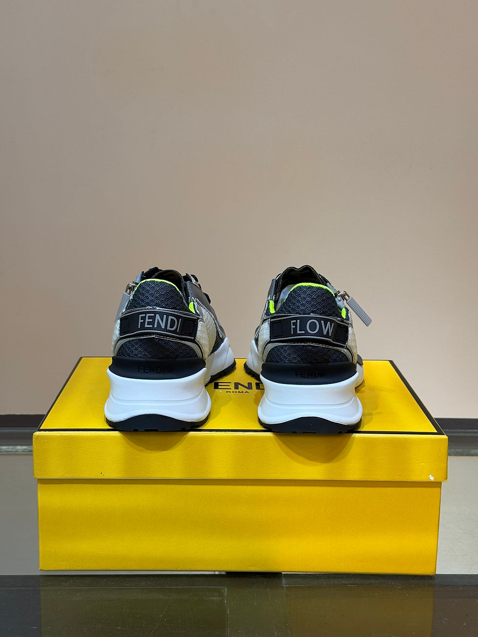 Thumbnail: Fendi Flow FF