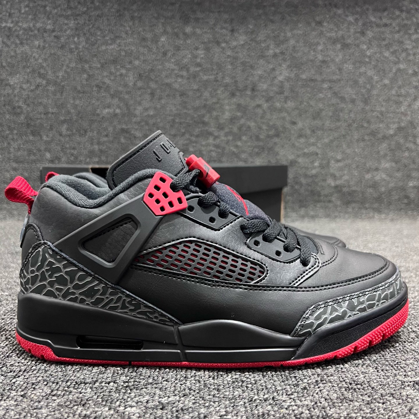 Jordan AJ4