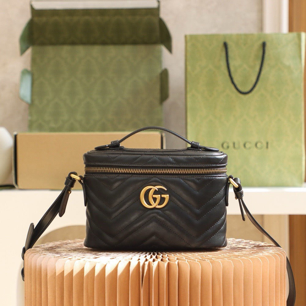 Gucci Marmont Bag 19*13*7cm — Beige