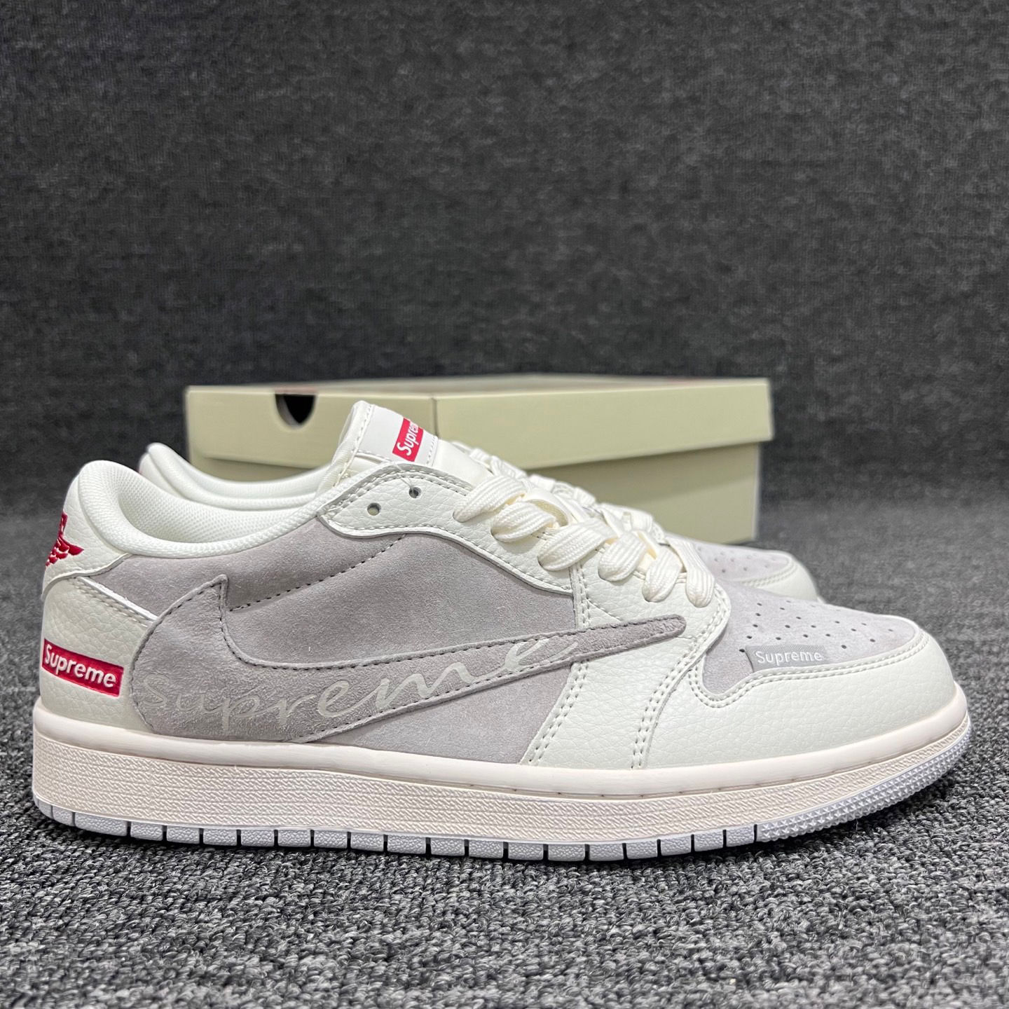 Jordan X TRAVIS SCOTT AJ1 Low