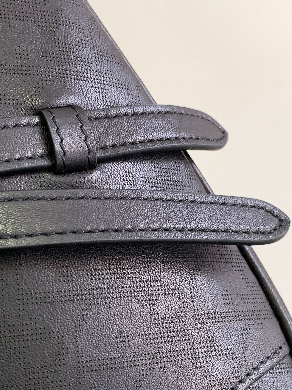 Thumbnail: Dior Saddle Bag 37