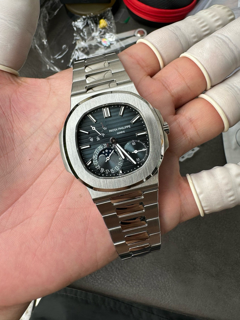 Thumbnail: Patek Philippe Nautilus 5712 1A 001