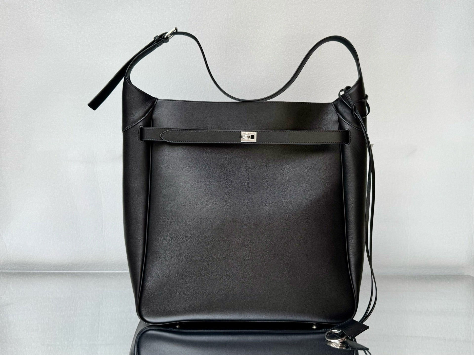 Blcg Bel Air Hobo Bag 43 9X39 8X14 9Cm 5