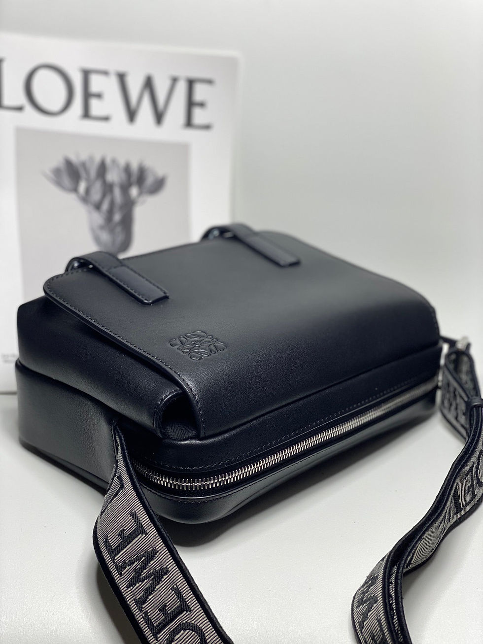 Thumbnail: Loewe Messenger Bag 5
