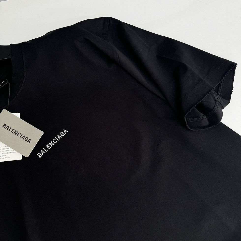 Thumbnail: Balenciaga Minimalist Logo Tee