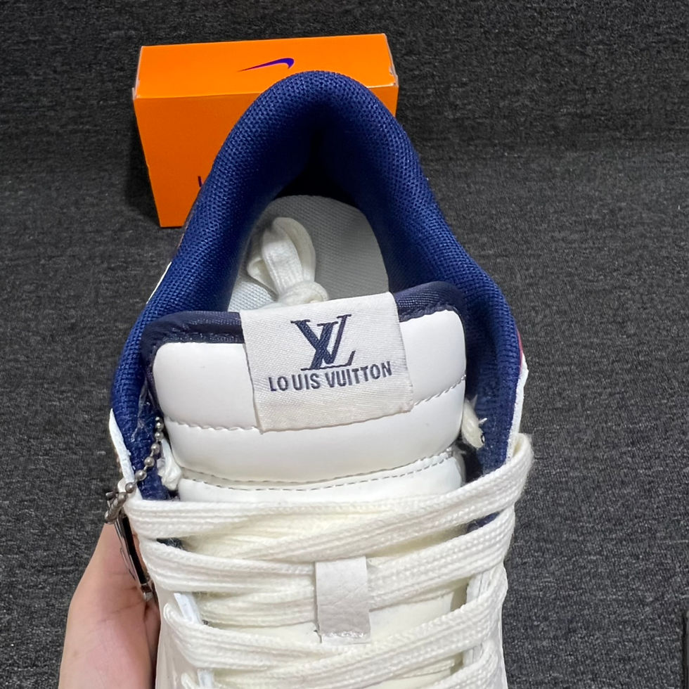 Thumbnail: NKE X LV Dunk Low 2