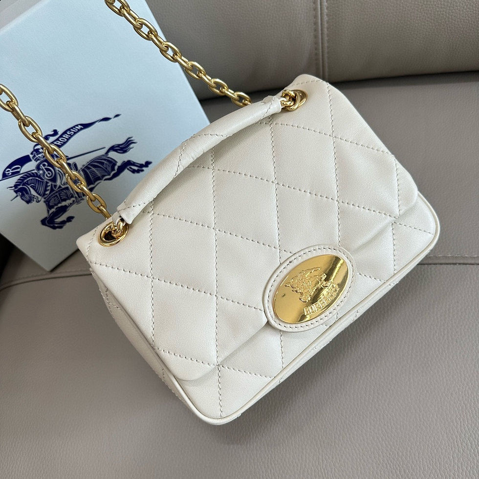 Thumbnail: Bb Quilted Shoulder Bag 42