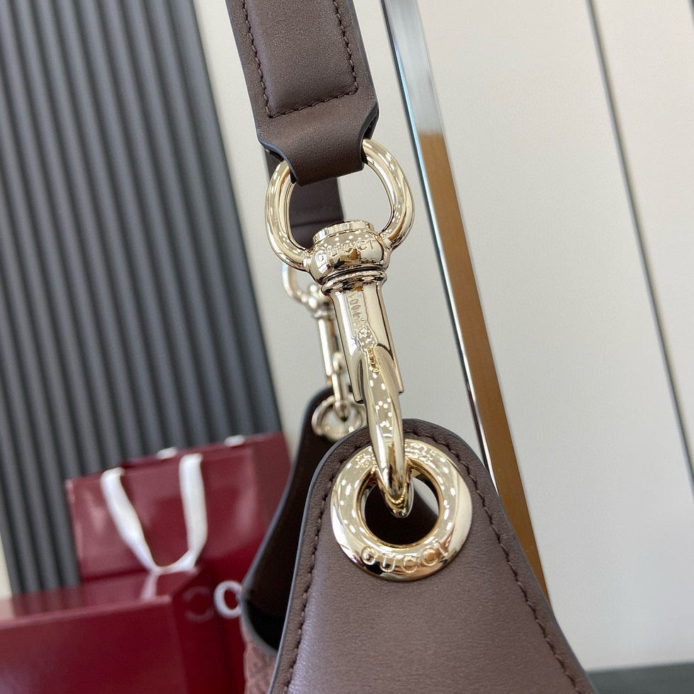 Thumbnail: Gucci Shoulder Bag