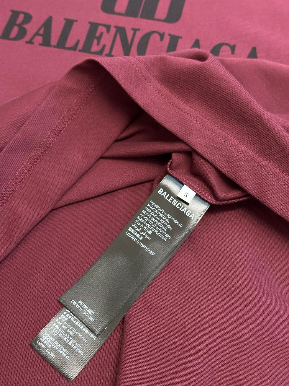 Thumbnail: Balenciaga T-Shirt Bordeaux – Monogramme BB Noir