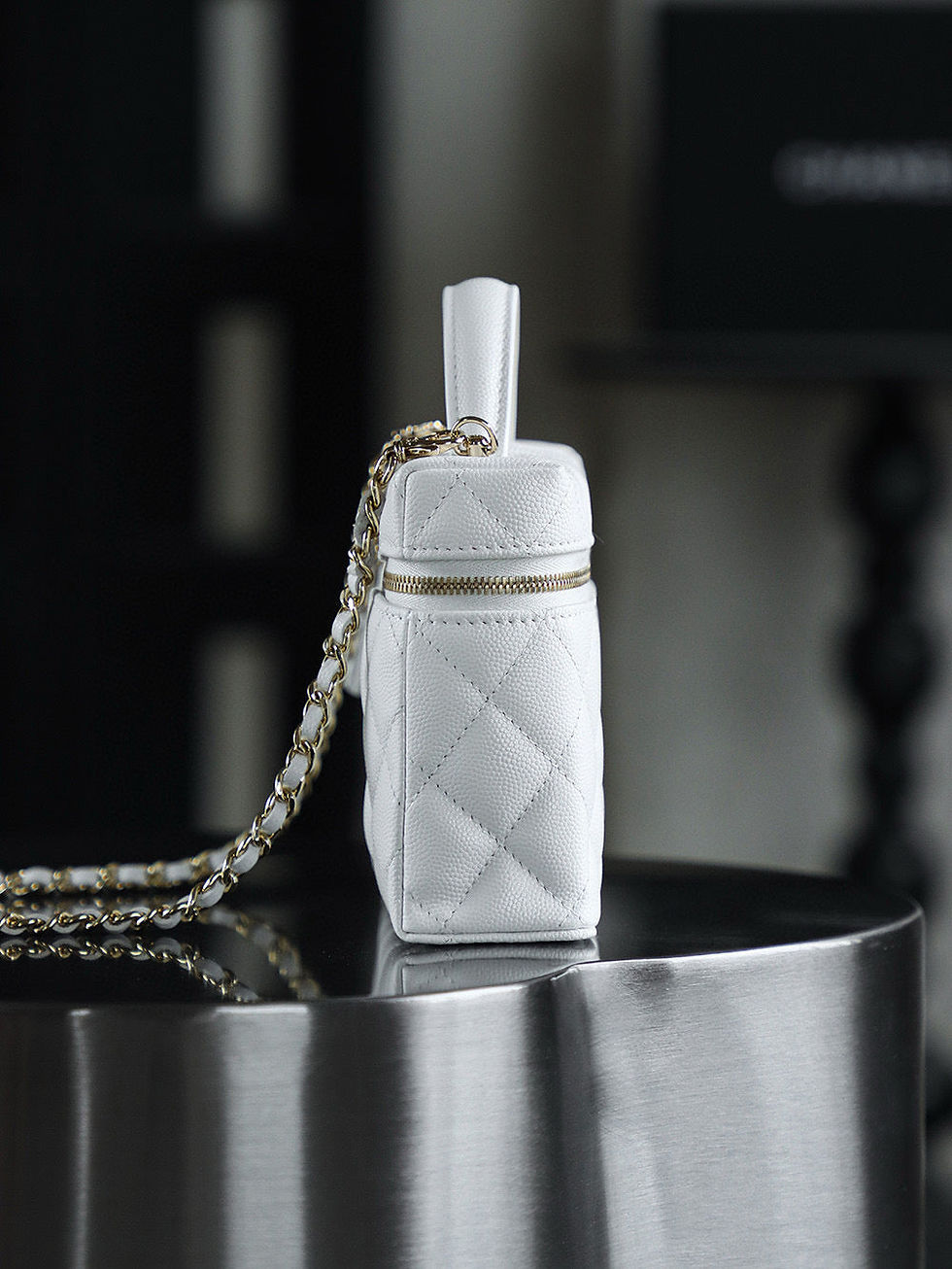 Thumbnail: Chanel 25P Hobo Bag