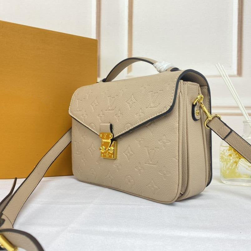 Thumbnail: Louis Vuitton POCHETTE METIS BEIGE