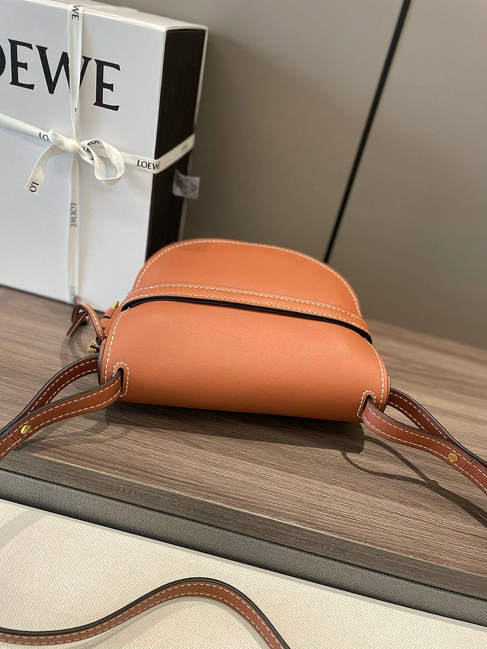 Thumbnail: Loewe Gate