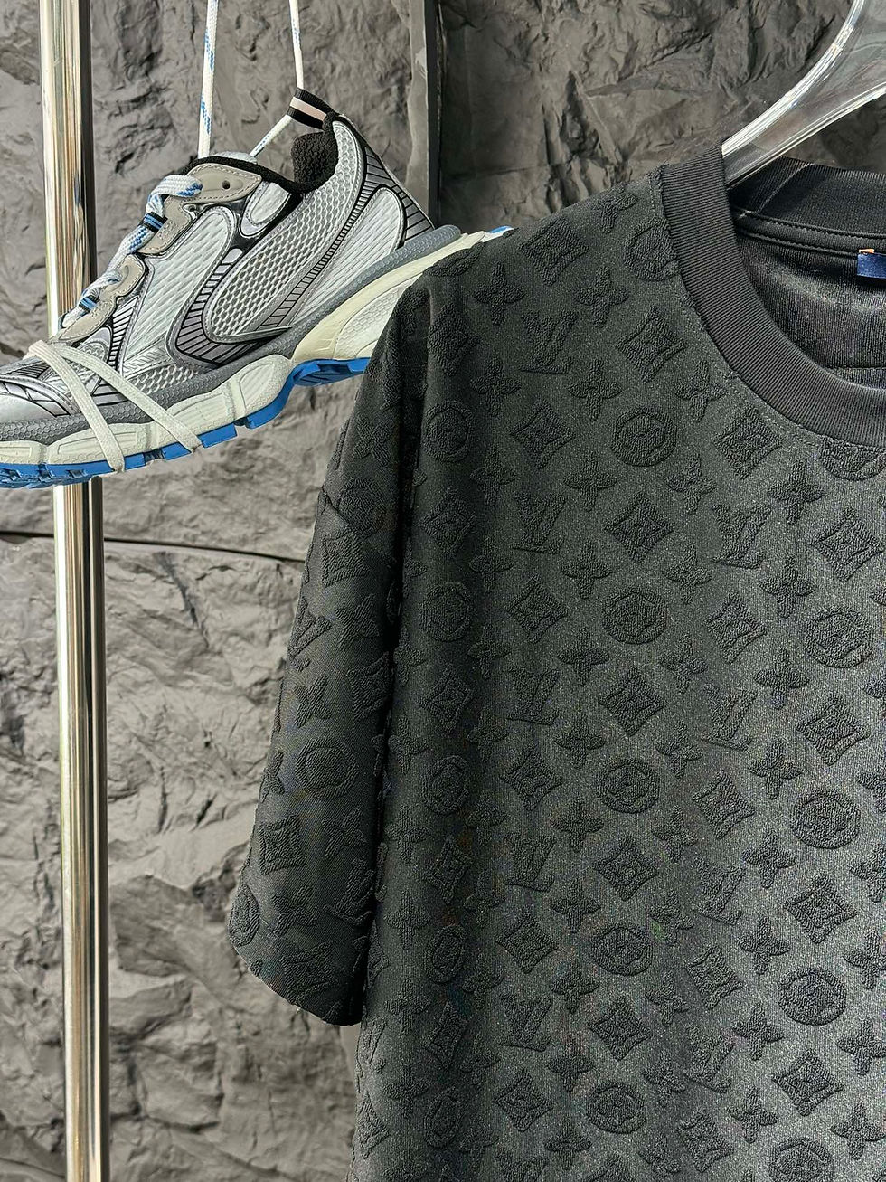 Thumbnail: Louis Vuitton T-Shirt
