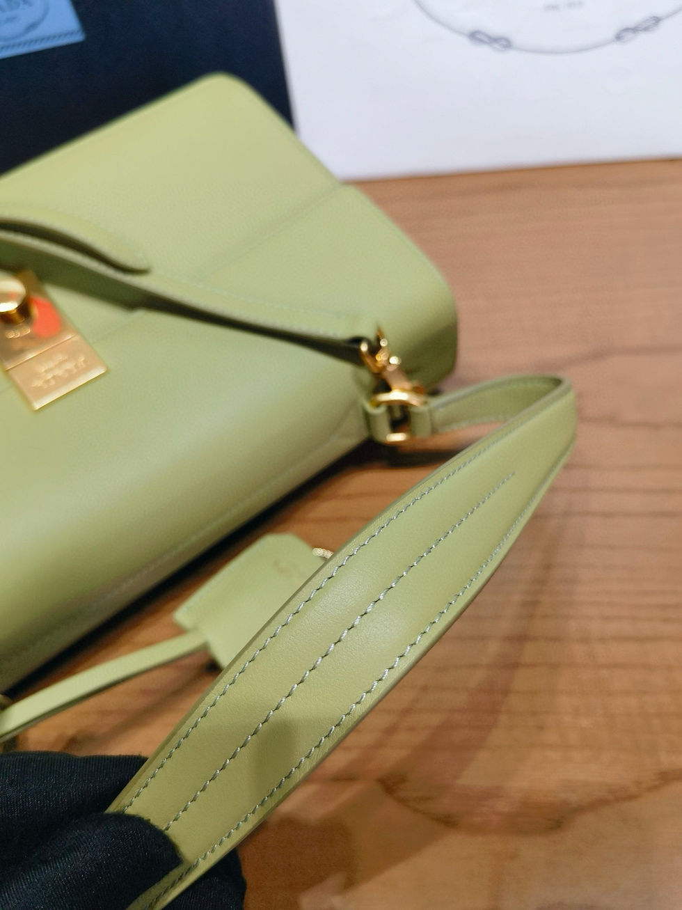 Thumbnail: PD Soft Sound Shoulder Bag 28x16x10cm — White