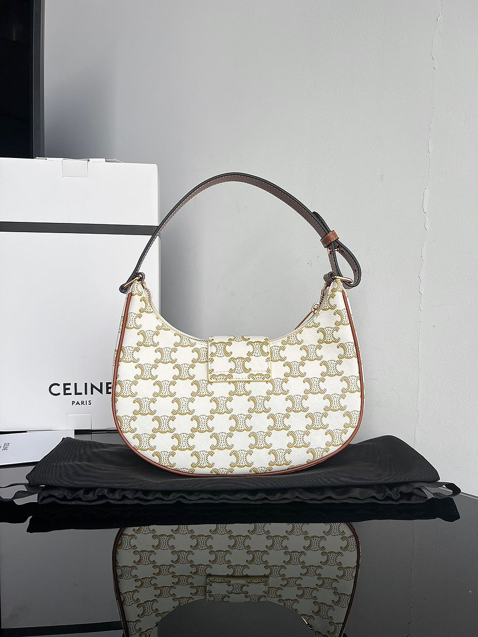 Thumbnail: Celine Triomphe Hobo