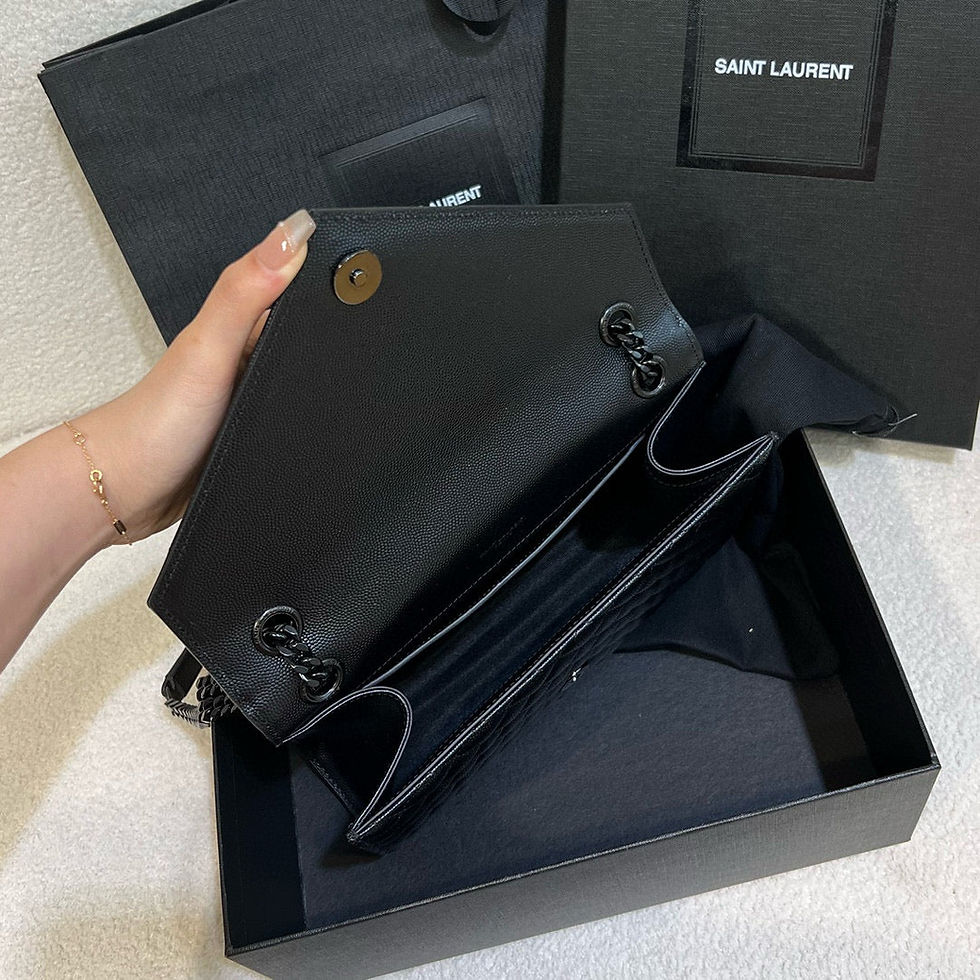 Thumbnail: Saint Laurent Envelope Bag