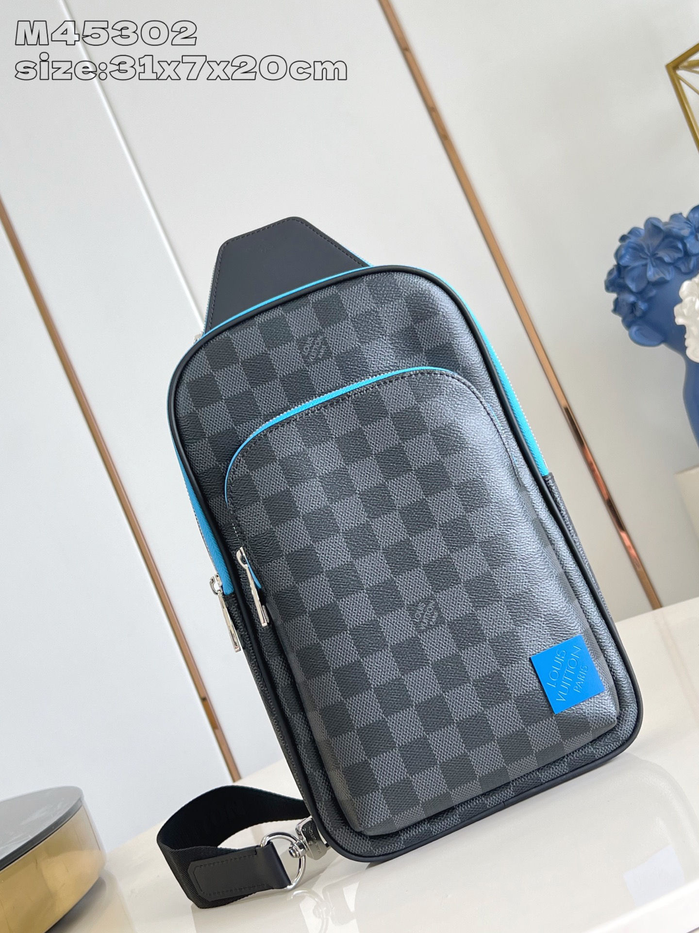 LV The Avenue Slingbag