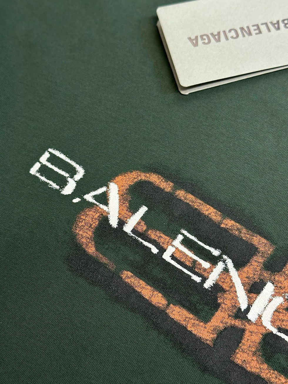 Thumbnail: Balenciaga T-Shirt Vert Kaki – Monogramme BB Rouille