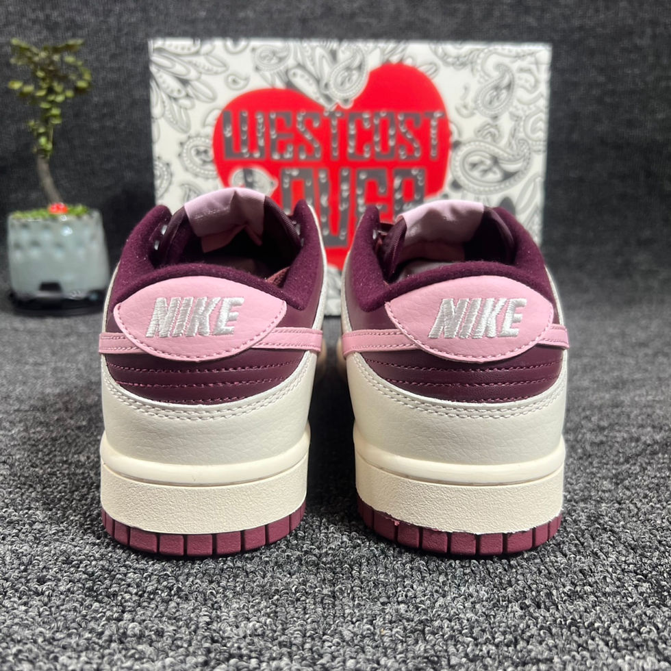 Thumbnail: Nike Dunk Low