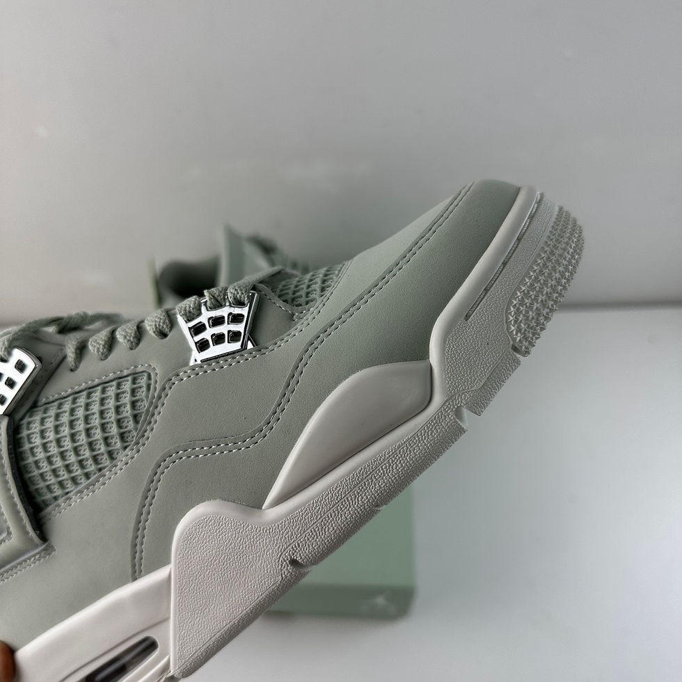 Thumbnail: Jordan AJ4 Low