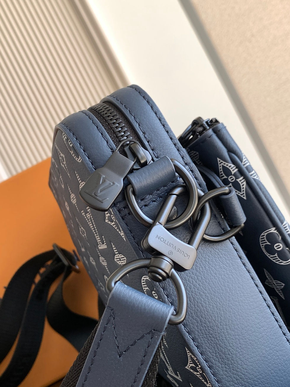 Thumbnail: Louis Vuitton Mailman Bag