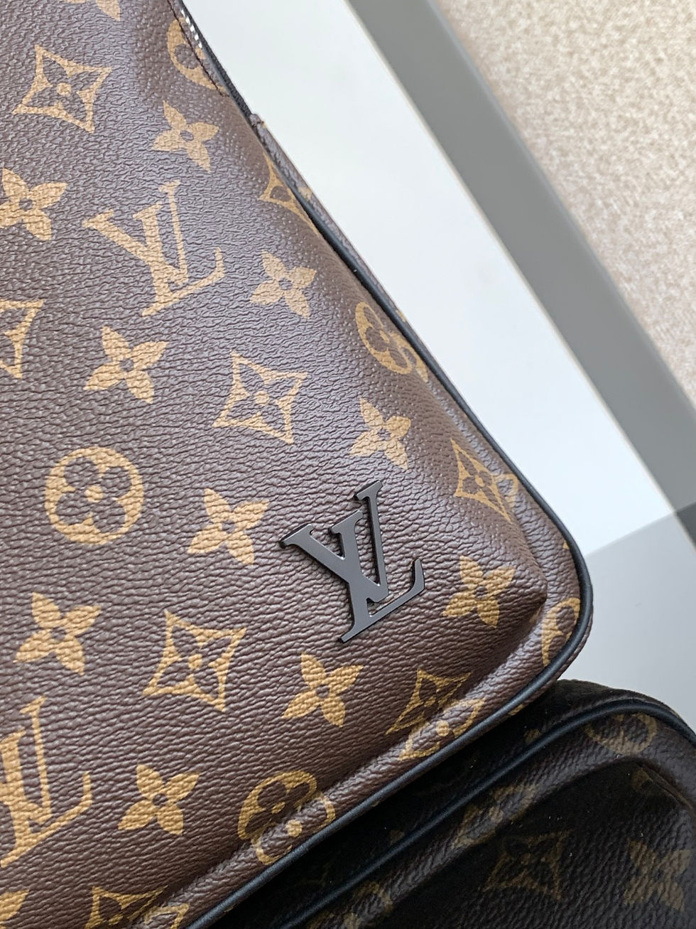 Thumbnail: Louis Vuitton Loop Bag
