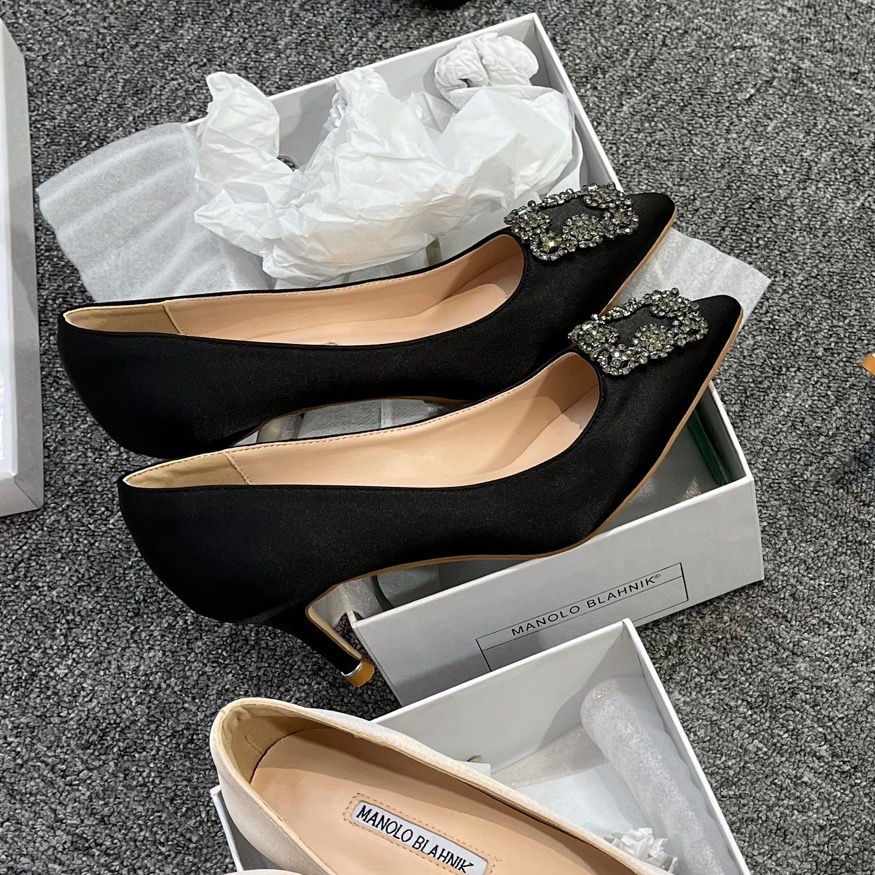 Thumbnail: Manolo Blahnik Women Heel