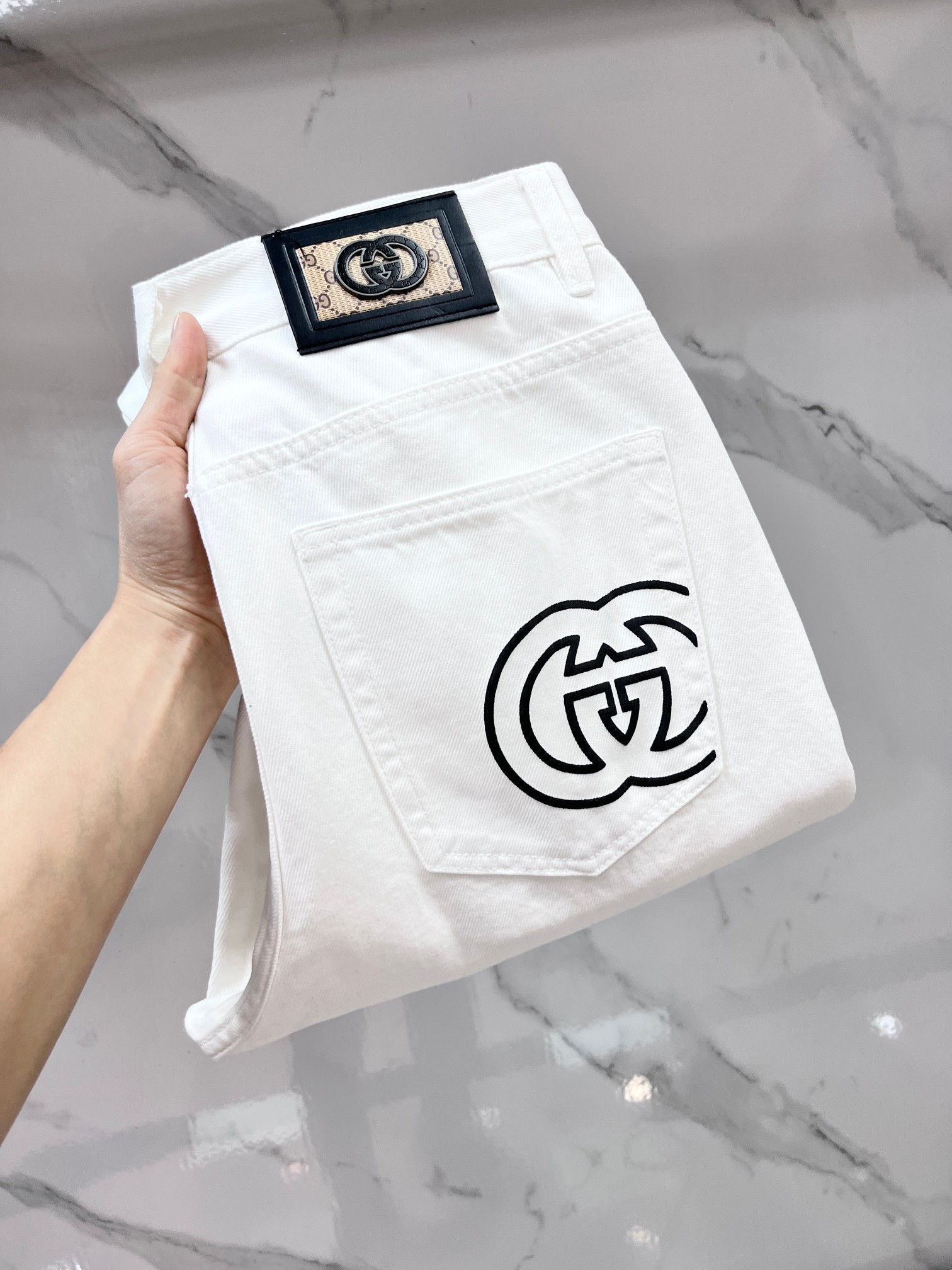 Gucci T-Shirt — Ivory