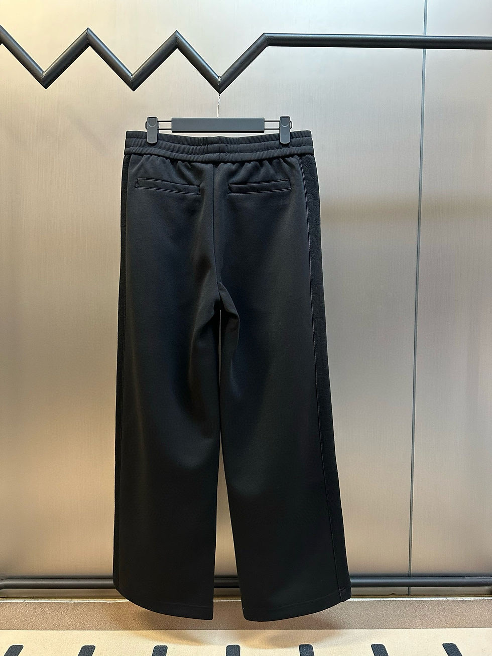 Thumbnail: Dior Jogger — Ivory