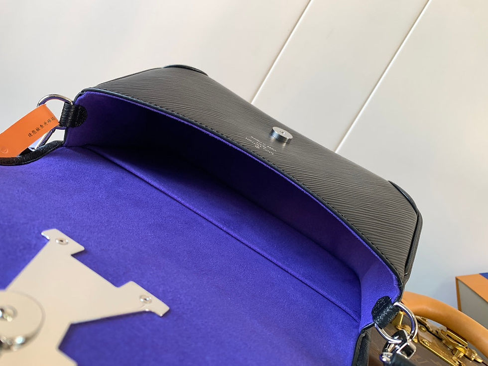 Thumbnail: Louis Vuitton BUCI BAG 24 IN BLACK EPI GRAIN COWHIDE
