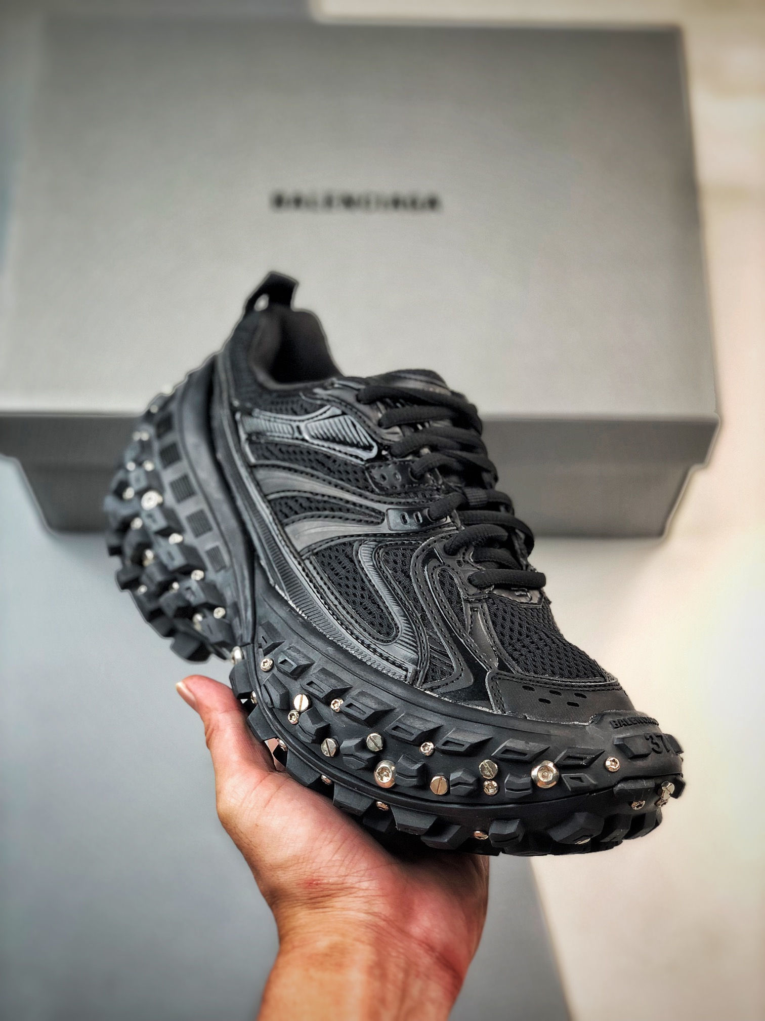 Balenciaga Defender Screw Black