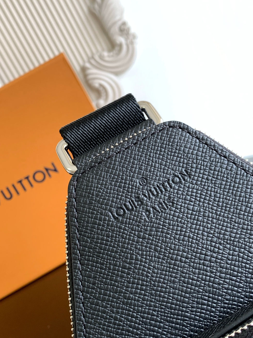 Thumbnail: Louis Vuitton Shoulder Bag