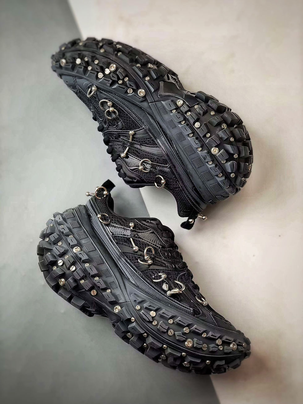 Thumbnail: BAL Defender Screw Black 2