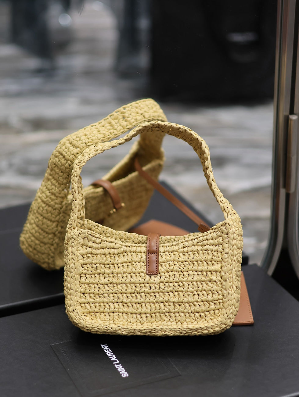 Thumbnail: Saint Laurent Hobo
