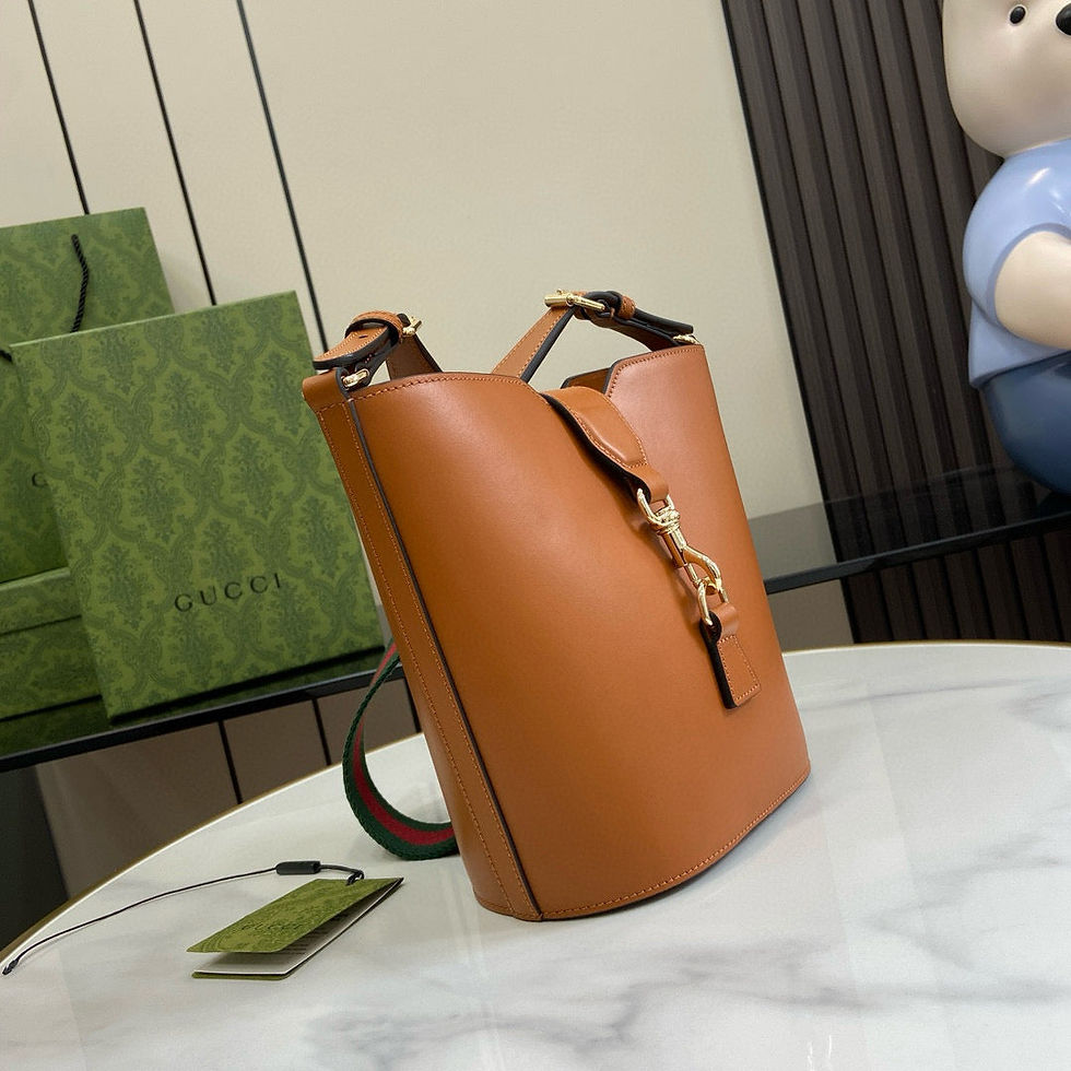 Thumbnail: Gucci Shoulder Bag