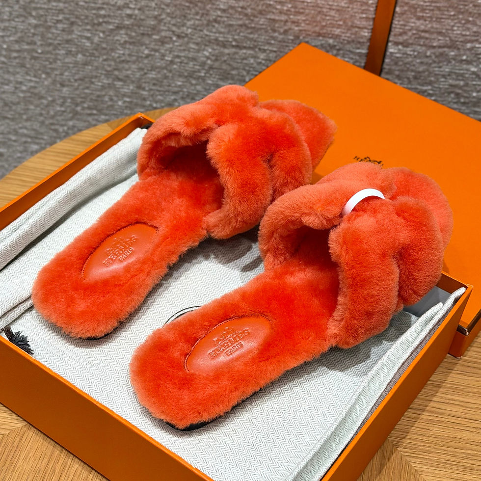 Thumbnail: Hermes Women Sandal — Amber