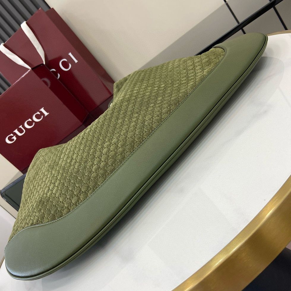 Thumbnail: Gucci Shoulder Bag