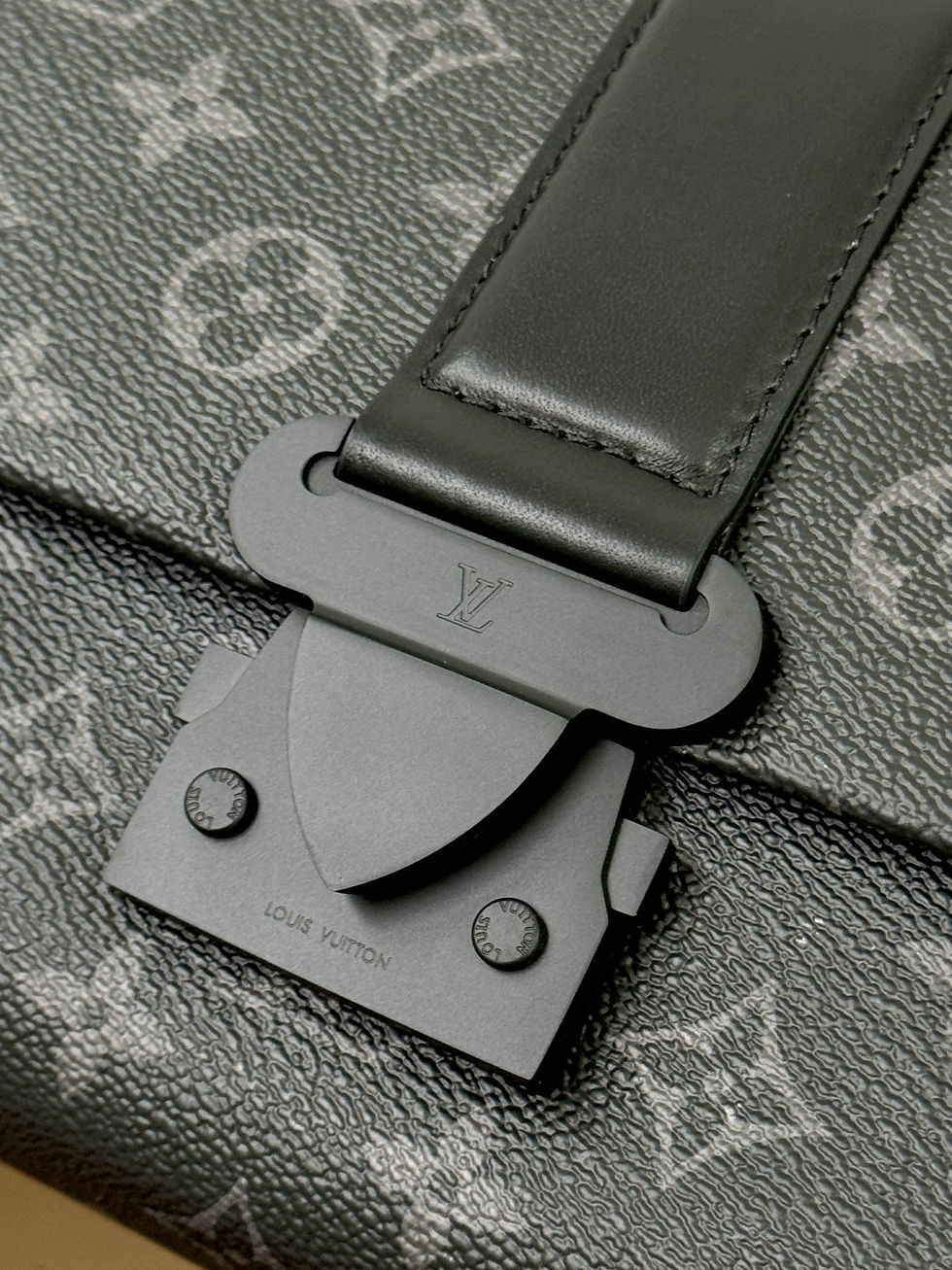 Thumbnail: LV Bag — Monogram Giants