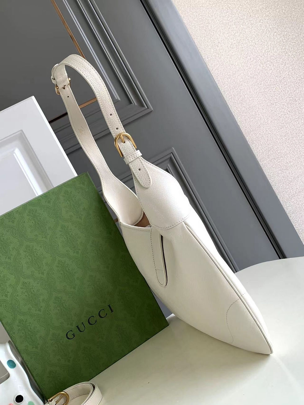 Thumbnail: Gucci Handbag — White
