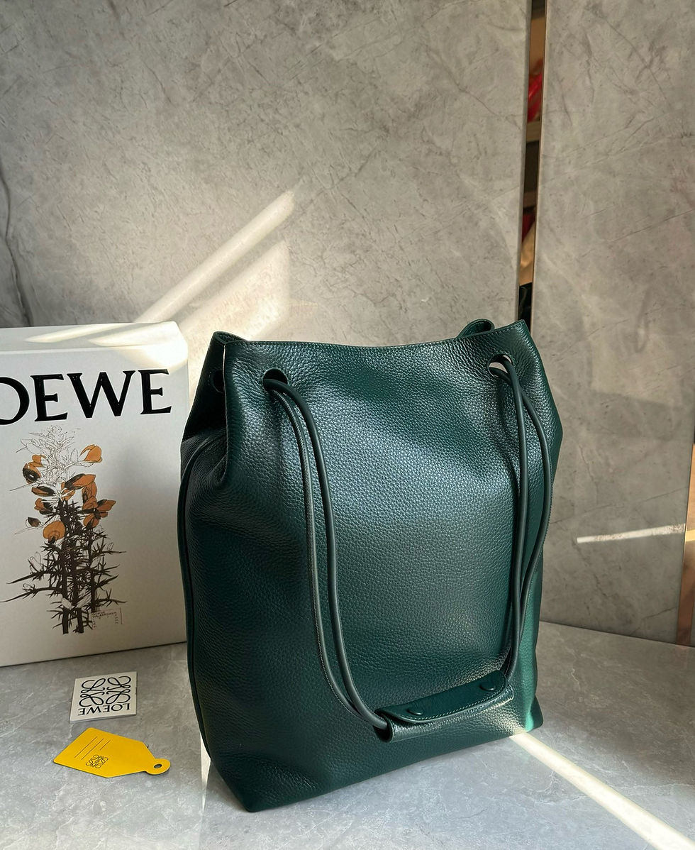 Thumbnail: Loewe Pebble Hobo