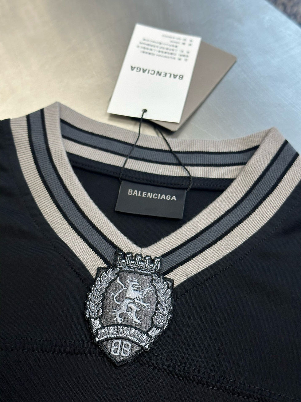 Thumbnail: Balenciaga Pull Tricot Blanc – Lettrage Manches