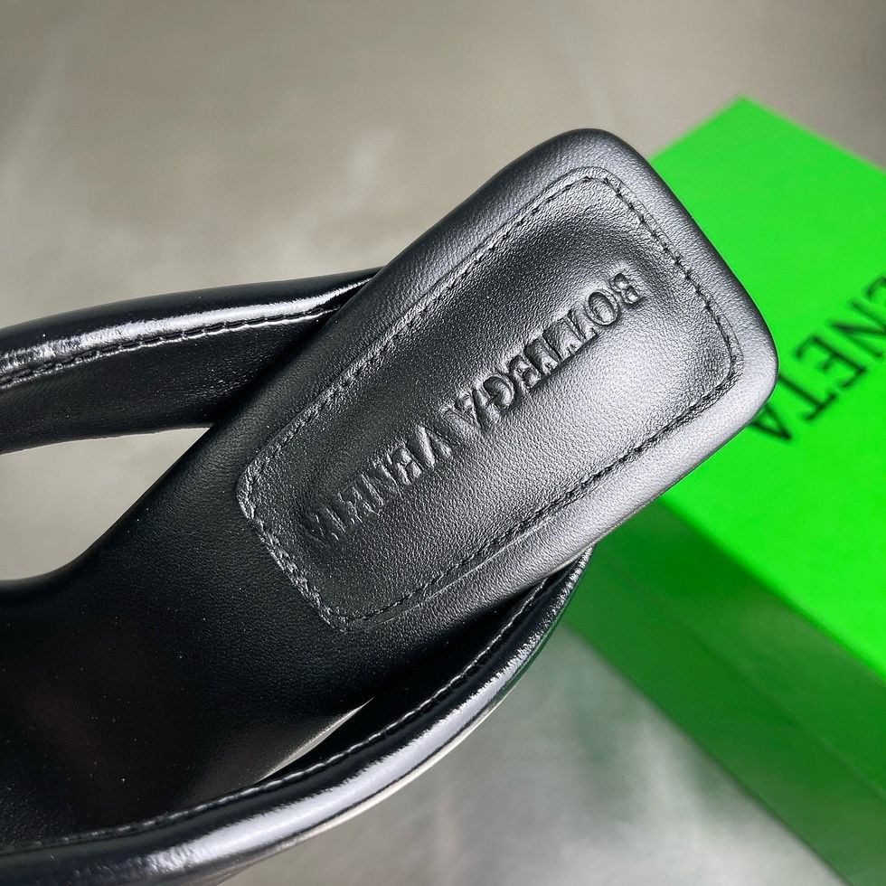 Thumbnail: Bottega Veneta Women Flat Sandal — Camel