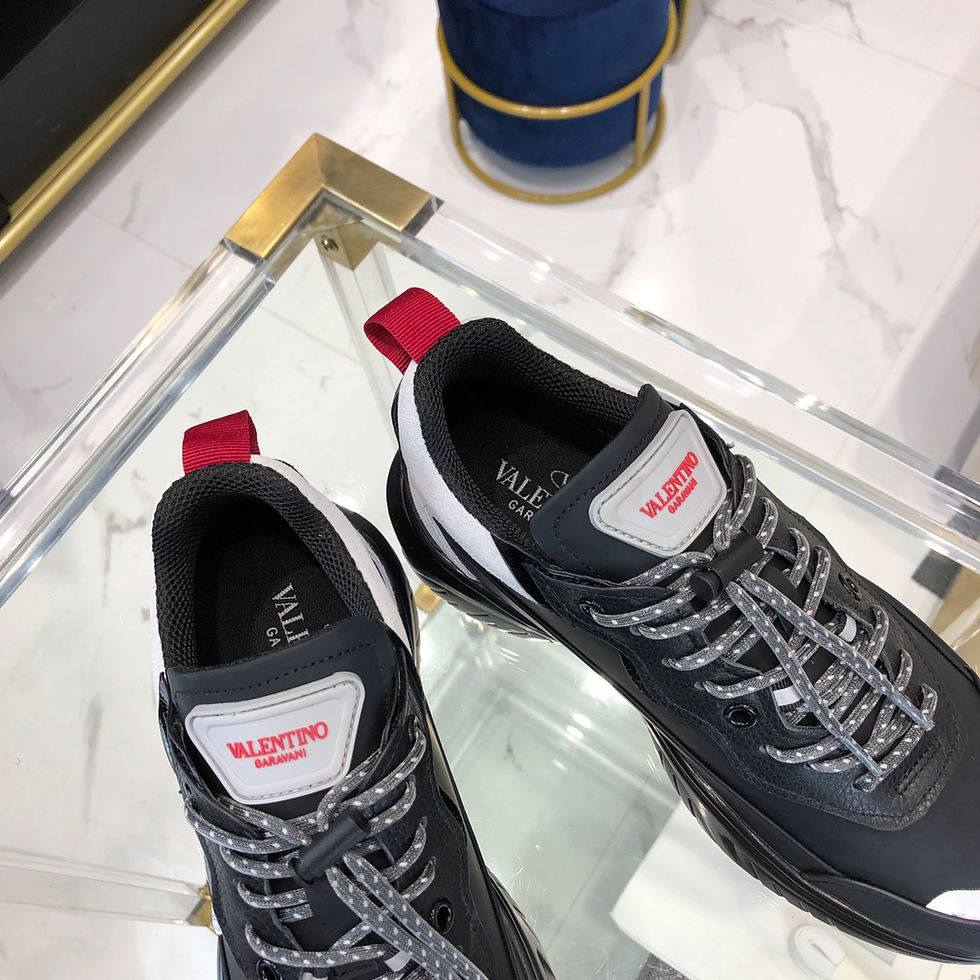 Thumbnail: VLN Garavani Shegoes VLogo