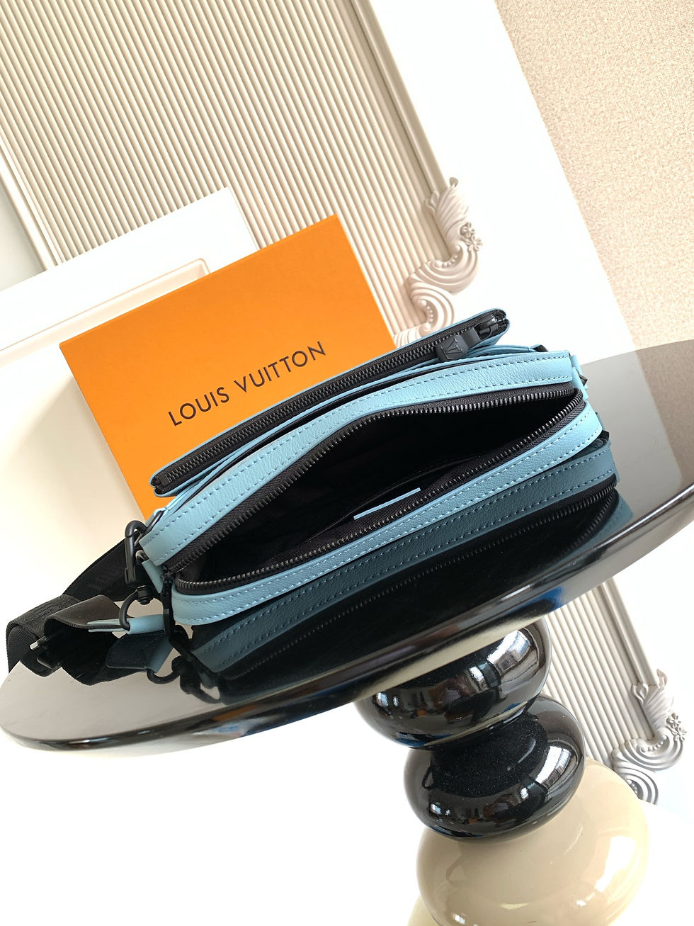 Thumbnail: Louis Vuitton Mailman Bag