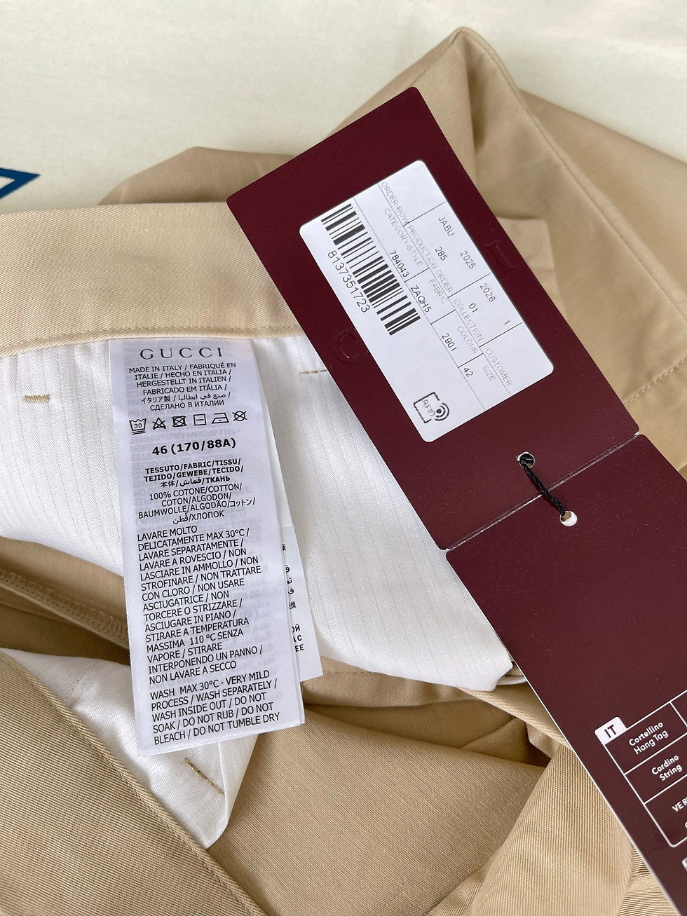 Thumbnail: Gucci Short Pants — Burgundy